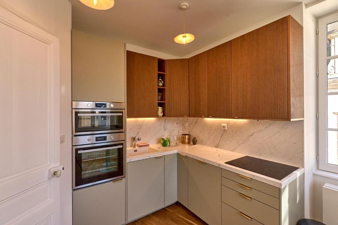 Appartement Montagnon - Les Suites Du Palais - Classe 4 Etoiles, Parking Prive, Vue Cathedrale, 3 Chambres, Primo C0Nciergerie Nevers Bagian luar foto