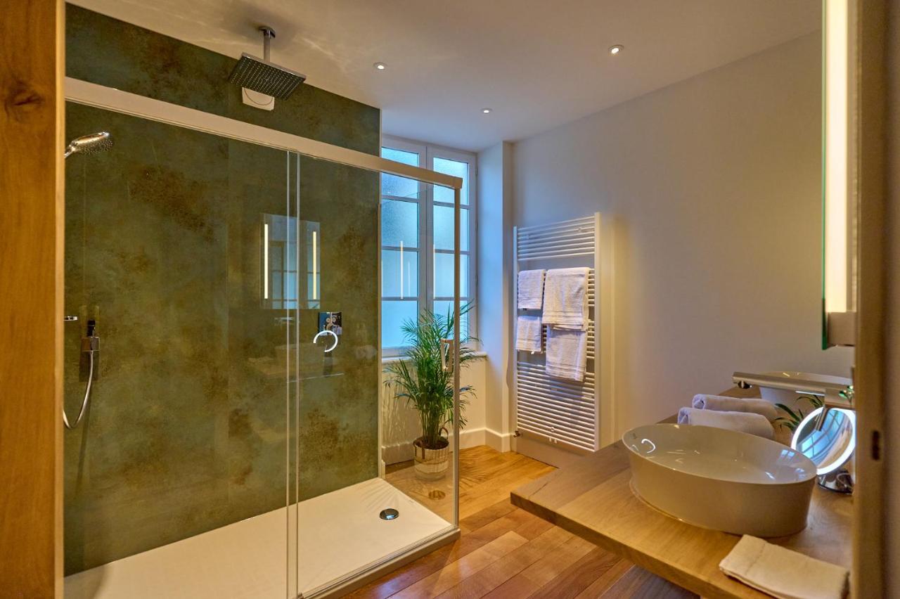 Appartement Montagnon - Les Suites Du Palais - Classe 4 Etoiles, Parking Prive, Vue Cathedrale, 3 Chambres, Primo C0Nciergerie Nevers Bagian luar foto