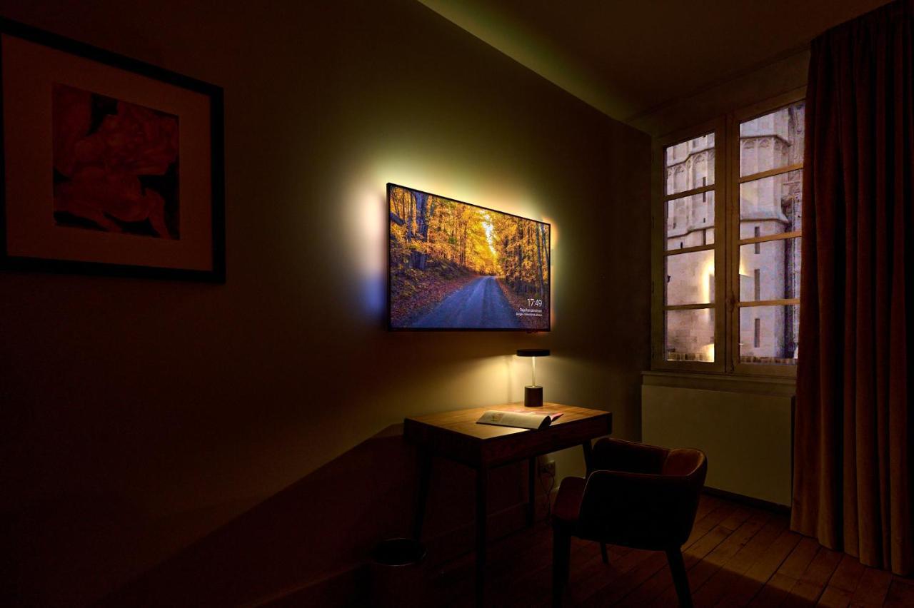 Appartement Montagnon - Les Suites Du Palais - Classe 4 Etoiles, Parking Prive, Vue Cathedrale, 3 Chambres, Primo C0Nciergerie Nevers Bagian luar foto