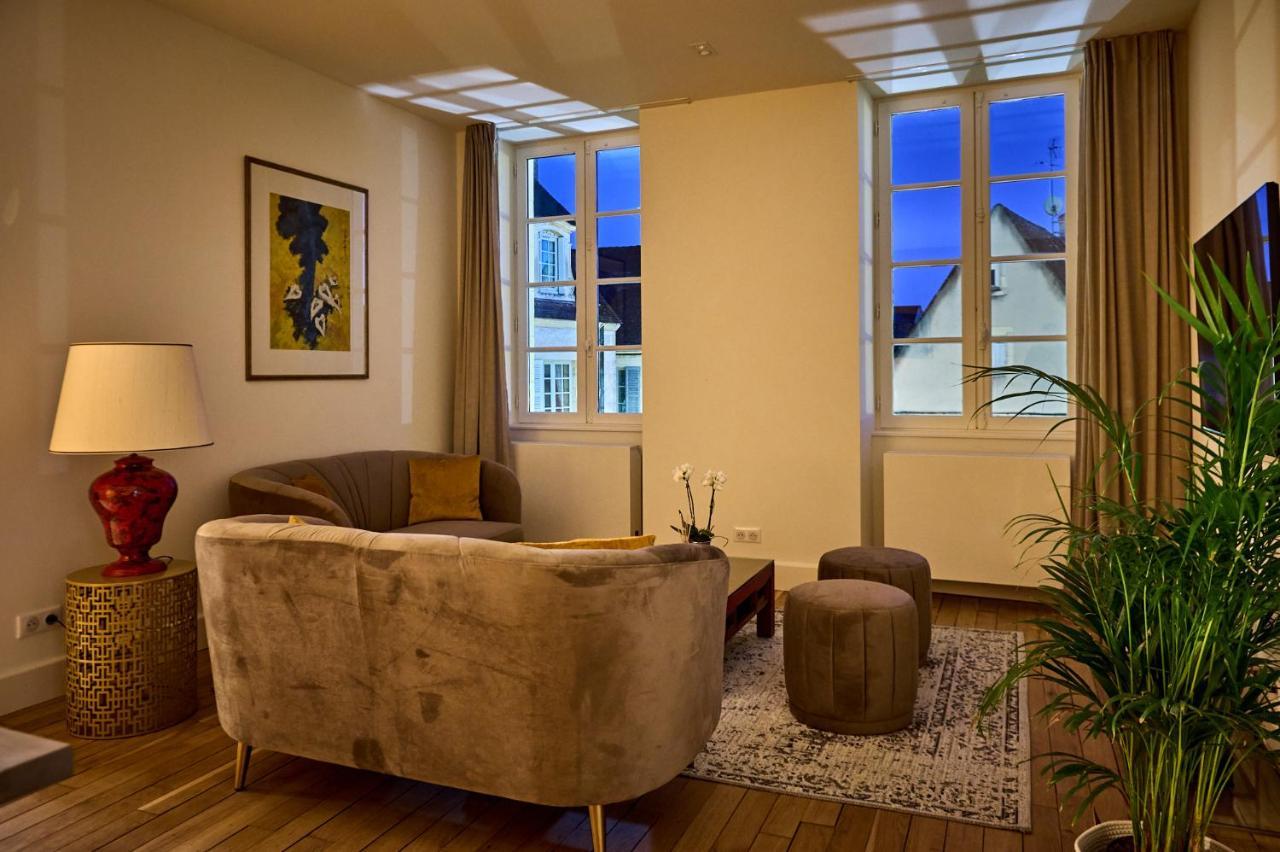 Appartement Montagnon - Les Suites Du Palais - Classe 4 Etoiles, Parking Prive, Vue Cathedrale, 3 Chambres, Primo C0Nciergerie Nevers Bagian luar foto
