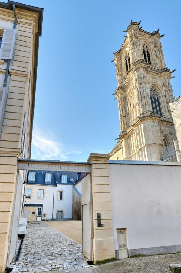 Appartement Montagnon - Les Suites Du Palais - Classe 4 Etoiles, Parking Prive, Vue Cathedrale, 3 Chambres, Primo C0Nciergerie Nevers Bagian luar foto