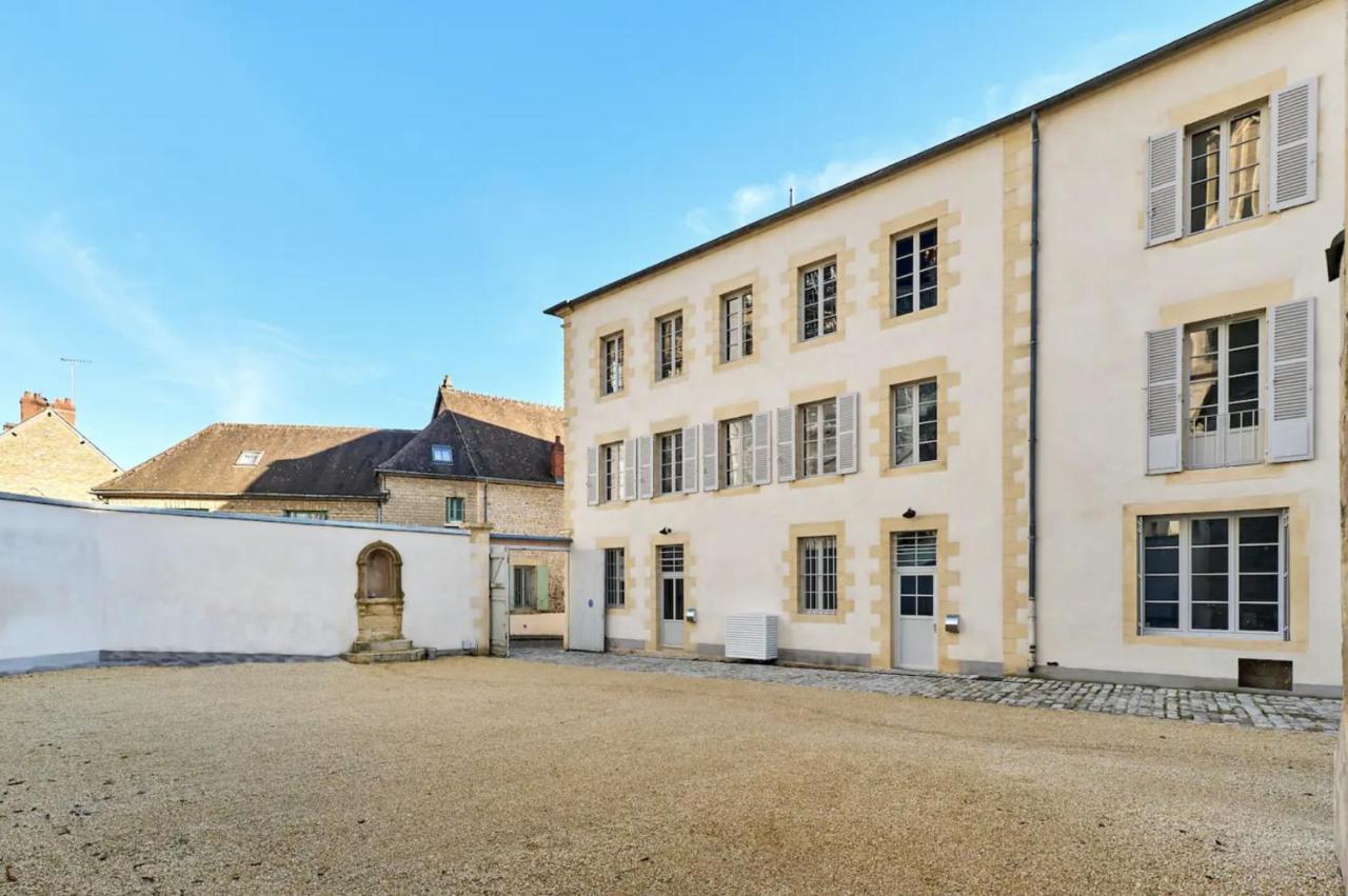 Appartement Montagnon - Les Suites Du Palais - Classe 4 Etoiles, Parking Prive, Vue Cathedrale, 3 Chambres, Primo C0Nciergerie Nevers Bagian luar foto