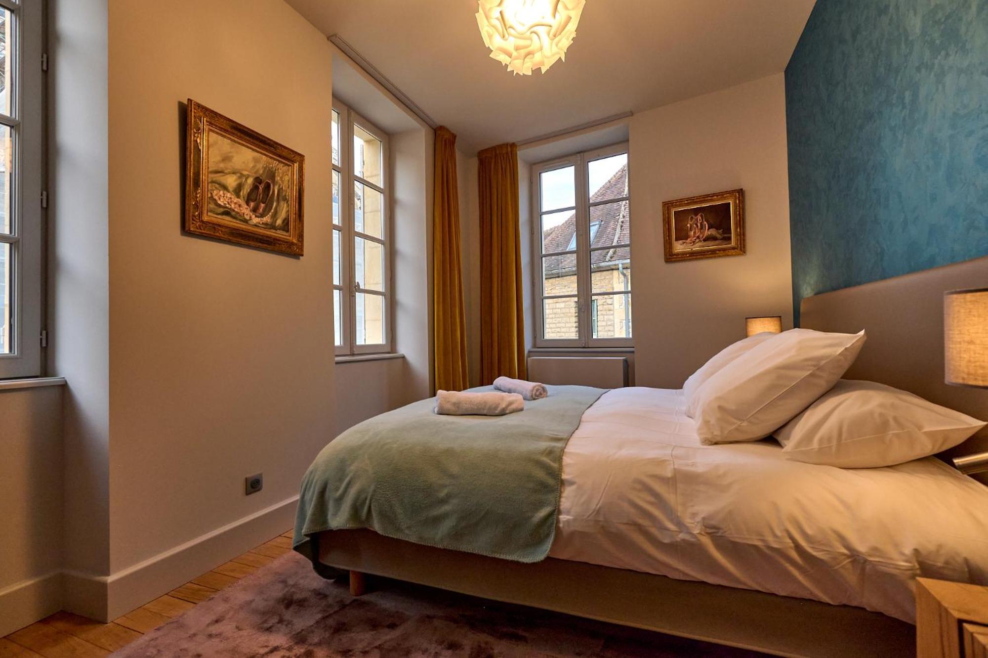 Appartement Montagnon - Les Suites Du Palais - Classe 4 Etoiles, Parking Prive, Vue Cathedrale, 3 Chambres, Primo C0Nciergerie Nevers Bagian luar foto