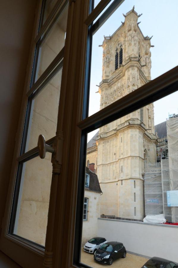 Appartement Montagnon - Les Suites Du Palais - Classe 4 Etoiles, Parking Prive, Vue Cathedrale, 3 Chambres, Primo C0Nciergerie Nevers Bagian luar foto