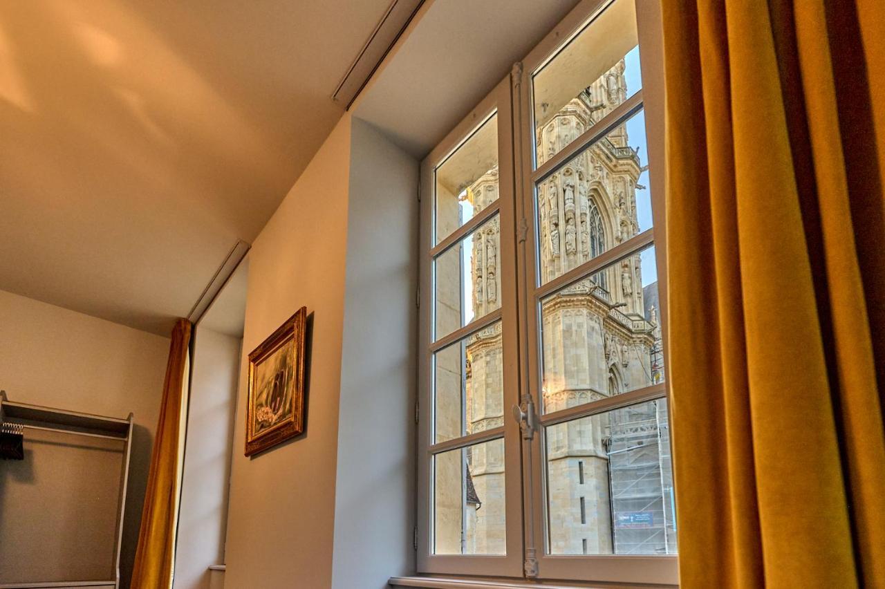 Appartement Montagnon - Les Suites Du Palais - Classe 4 Etoiles, Parking Prive, Vue Cathedrale, 3 Chambres, Primo C0Nciergerie Nevers Bagian luar foto
