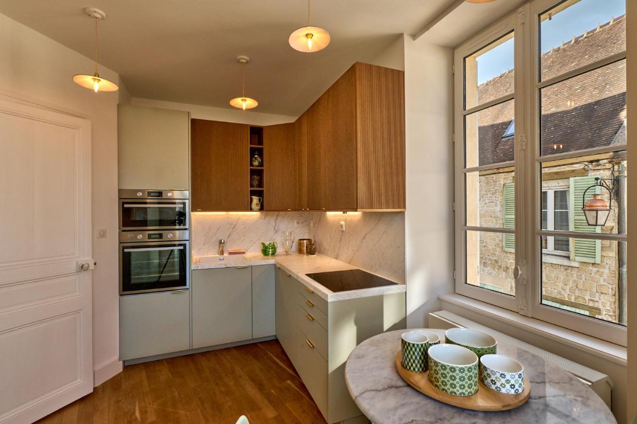 Appartement Montagnon - Les Suites Du Palais - Classe 4 Etoiles, Parking Prive, Vue Cathedrale, 3 Chambres, Primo C0Nciergerie Nevers Bagian luar foto