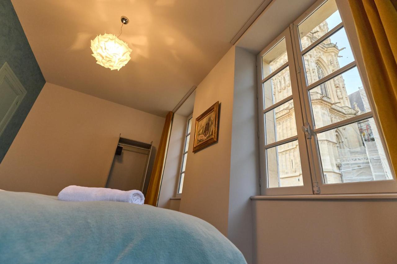 Appartement Montagnon - Les Suites Du Palais - Classe 4 Etoiles, Parking Prive, Vue Cathedrale, 3 Chambres, Primo C0Nciergerie Nevers Bagian luar foto